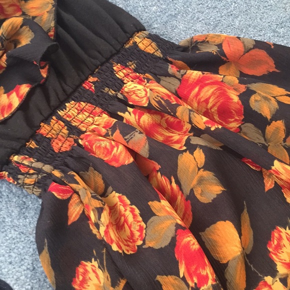 Urban renewal dress 💕 - Picture 3 of 3